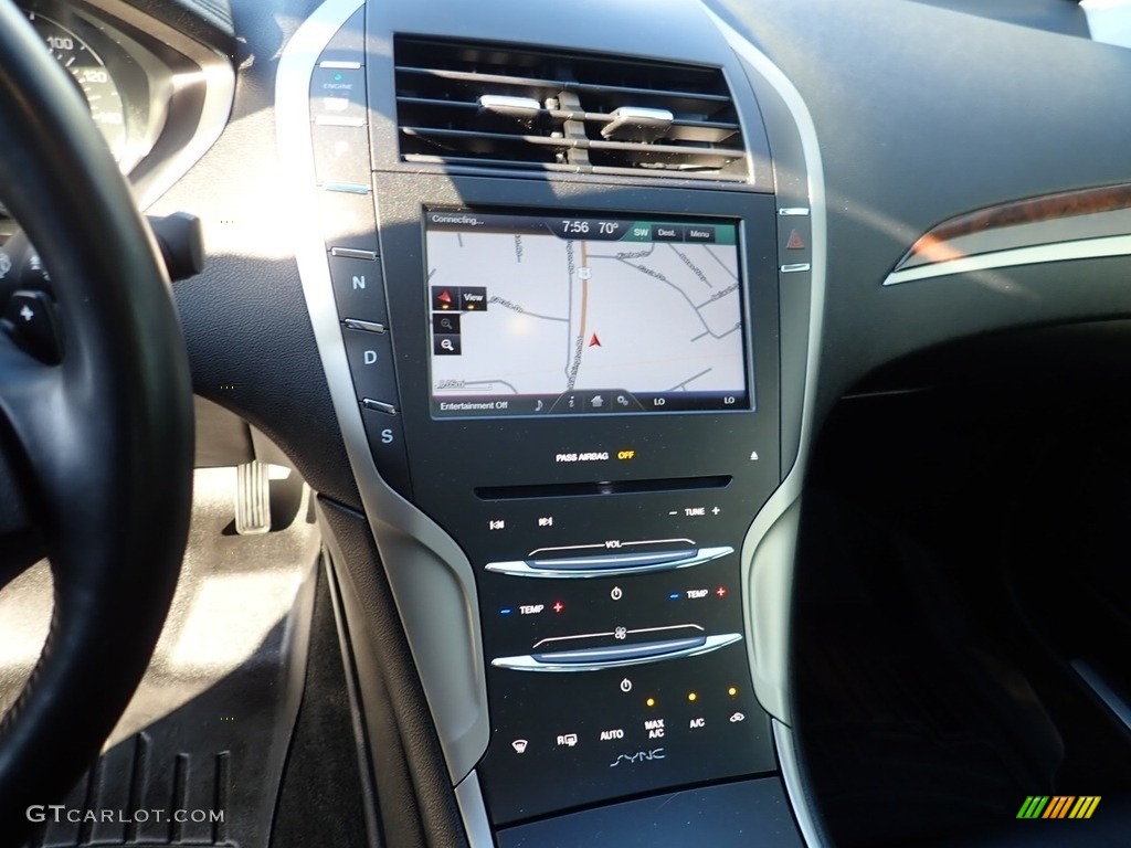 2016 Lincoln MKZ 3.7 AWD Controls Photo #138943865