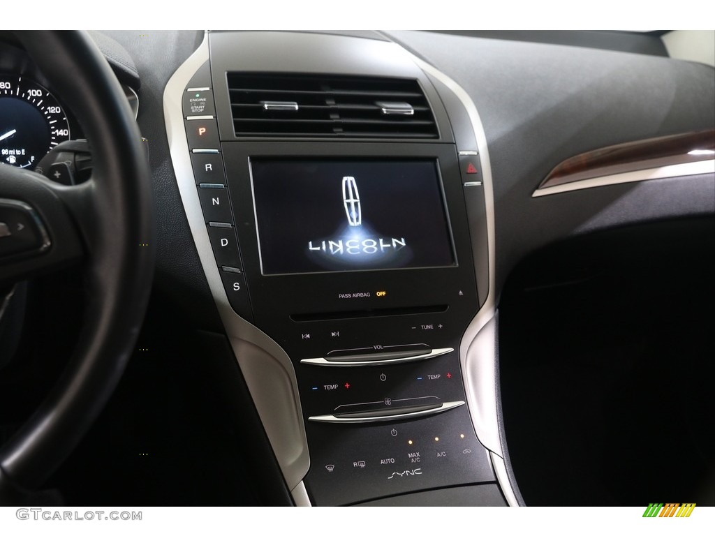 2015 Lincoln MKZ FWD Controls Photo #138945776