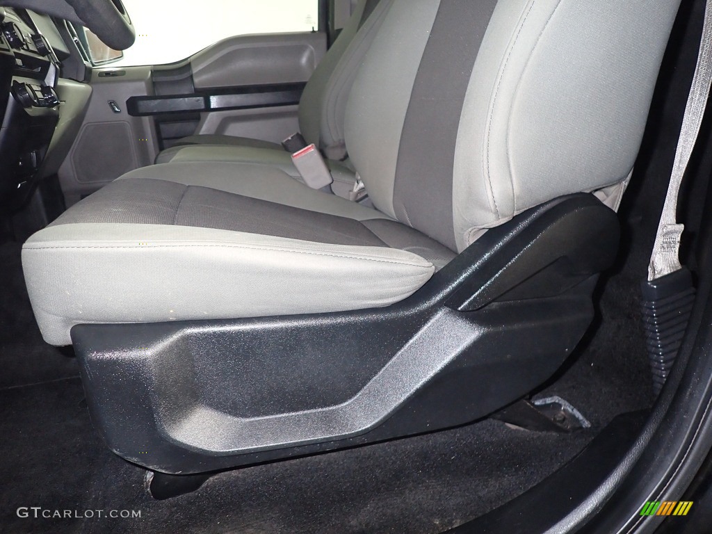 2016 F150 XL Regular Cab 4x4 - Shadow Black / Medium Earth Gray photo #17