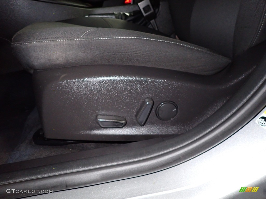 2015 Focus SE Hatchback - Ingot Silver Metallic / Charcoal Black photo #18