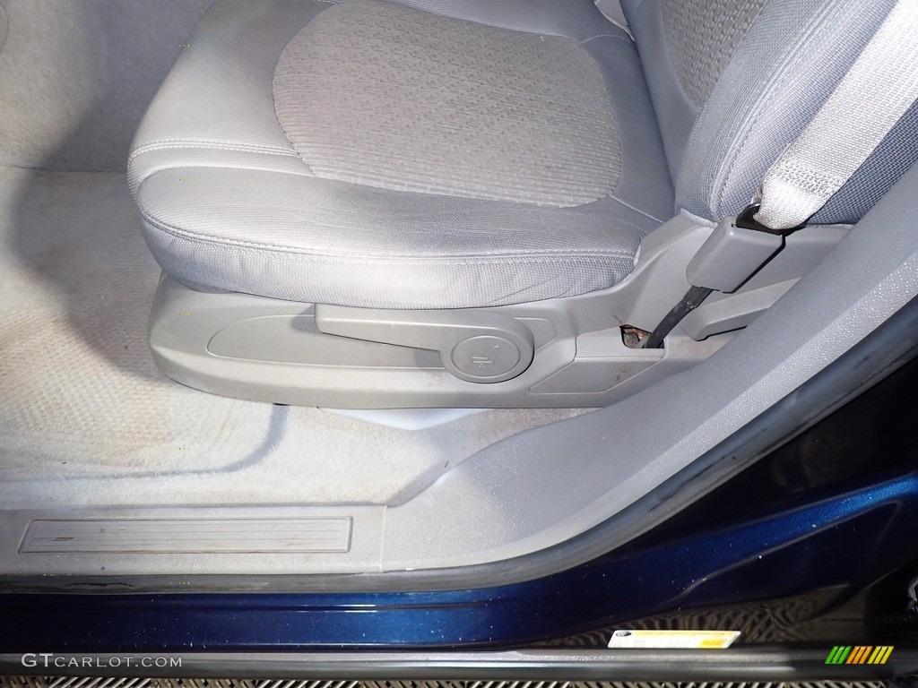 2011 Traverse LS AWD - Dark Blue Metallic / Dark Gray/Light Gray photo #18