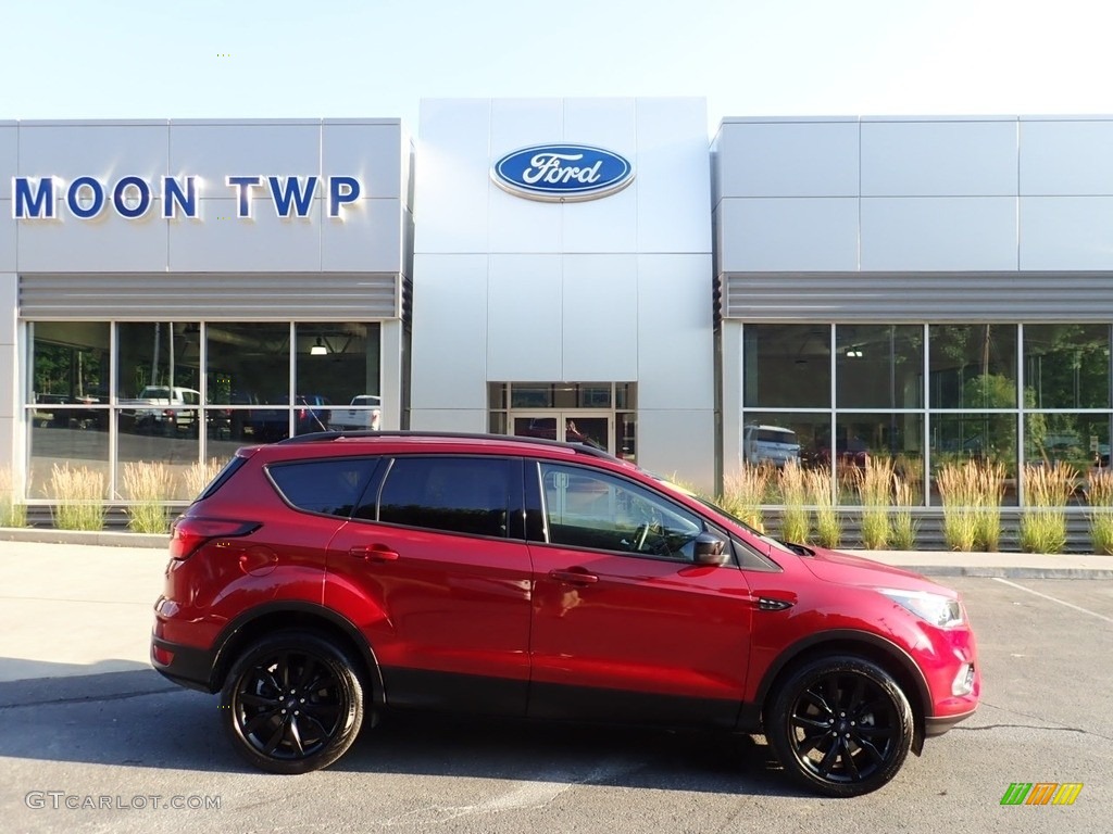 2019 Escape SE 4WD - Ruby Red / Chromite Gray/Charcoal Black photo #1