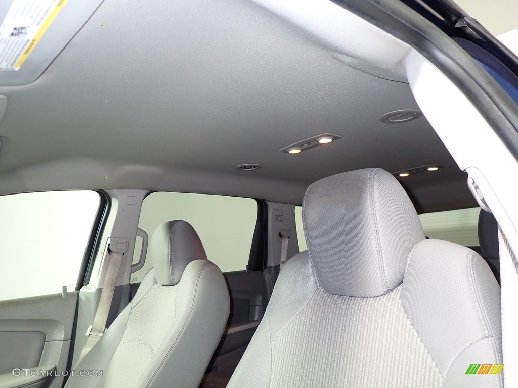 2011 Traverse LS AWD - Dark Blue Metallic / Dark Gray/Light Gray photo #32