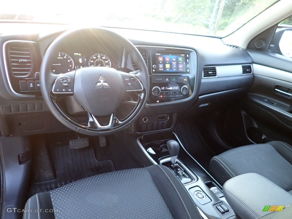 2017 Mitsubishi Outlander SE S-AWC Front Seat Photo #138950951