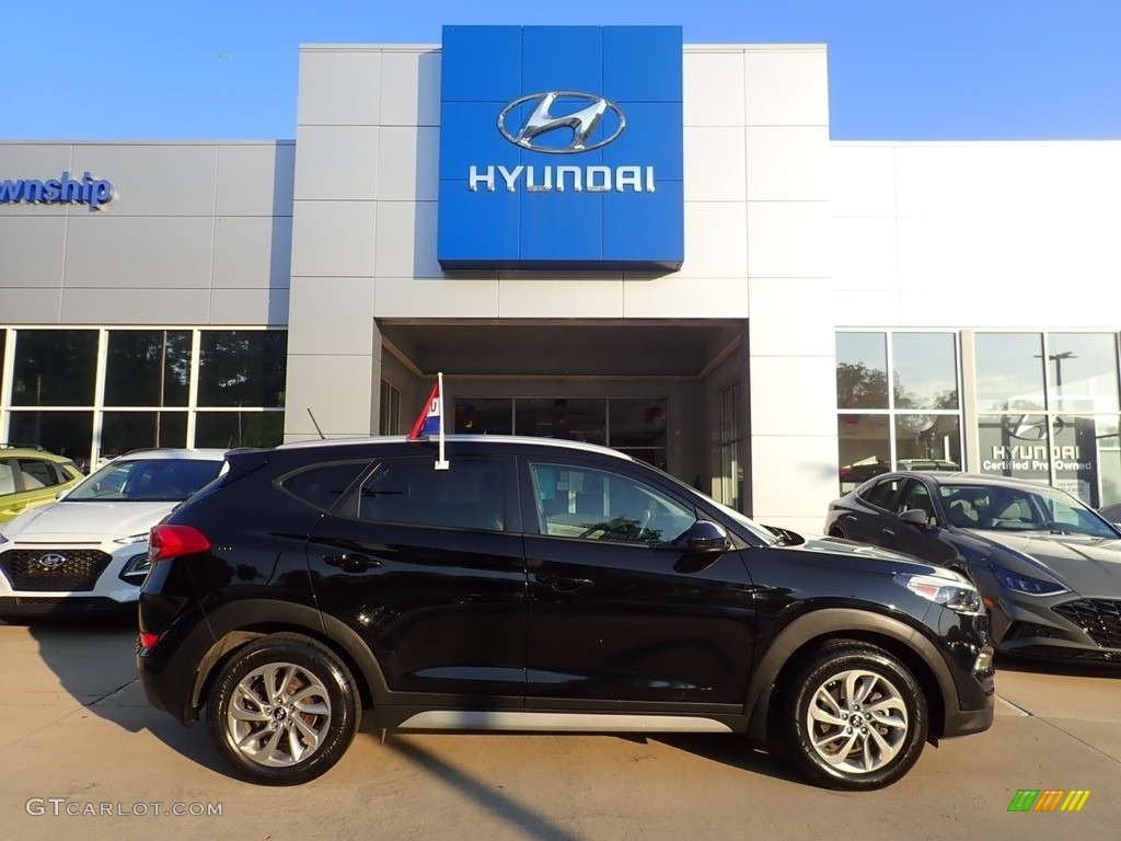 2017 Tucson SE AWD - Black Noir Pearl / Gray photo #1