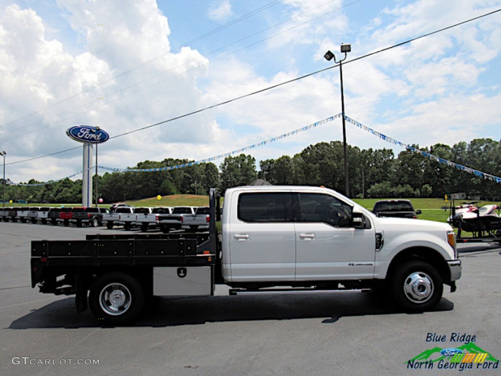 2017 F350 Super Duty Lariat Crew Cab 4x4 Chassis - White Platinum / Black photo #6