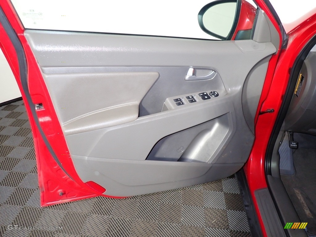 2011 Sportage LX - Signal Red / Alpine Gray photo #17