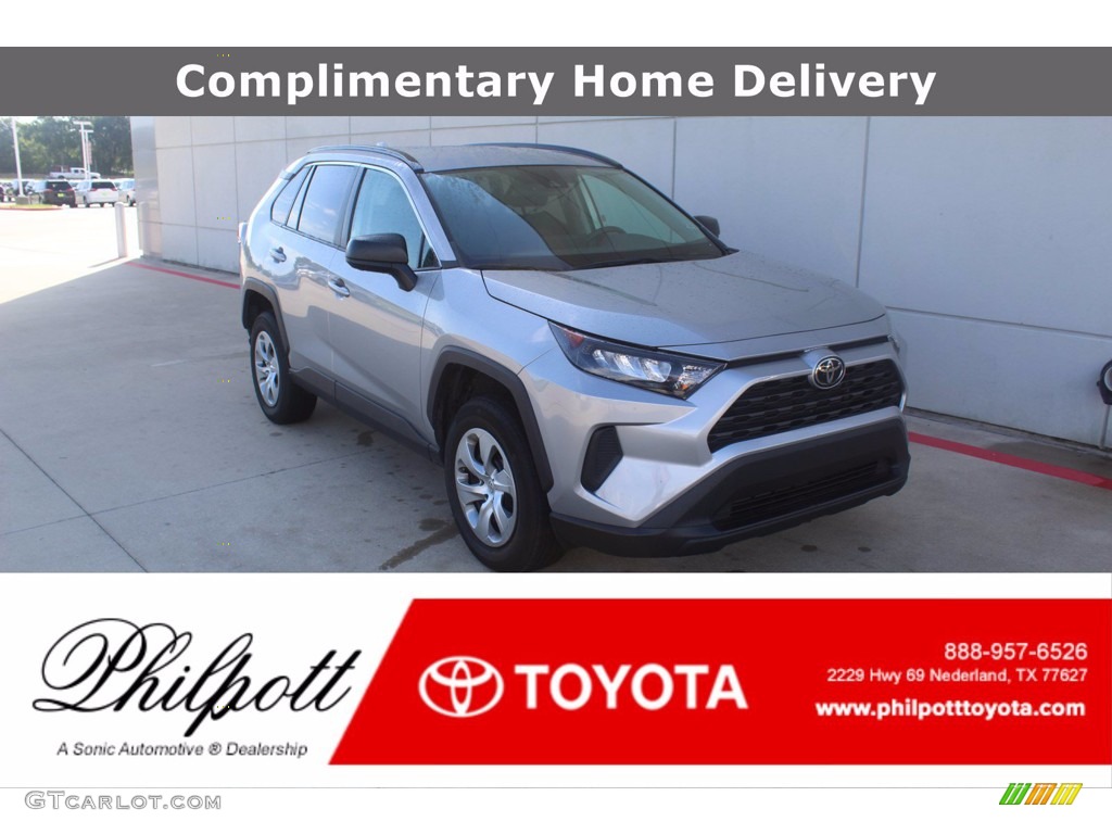 2019 RAV4 LE - Silver Sky Metallic / Black photo #1