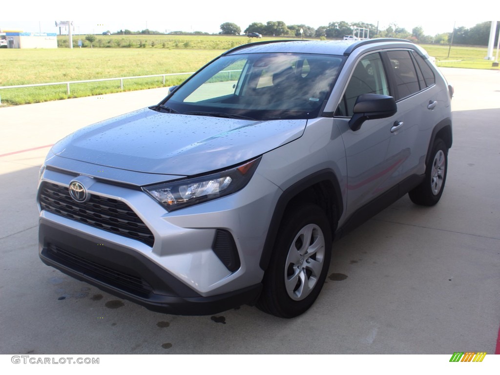2019 RAV4 LE - Silver Sky Metallic / Black photo #4
