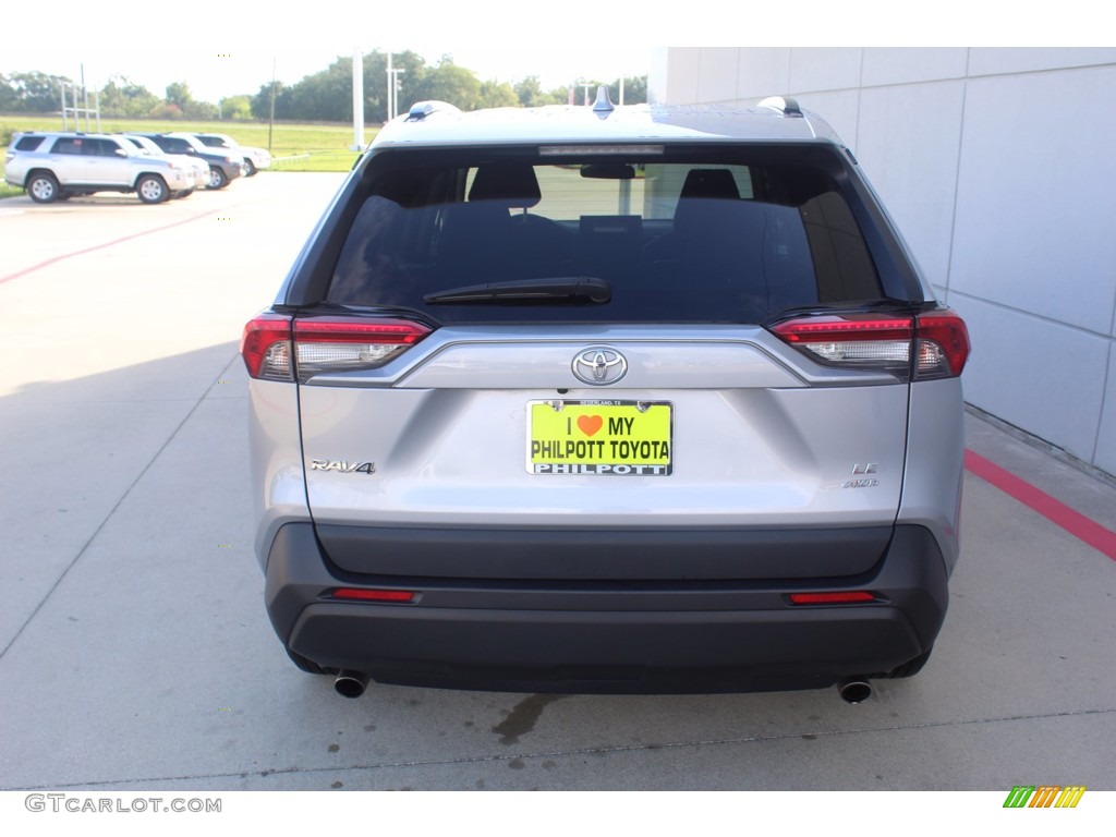 2019 RAV4 LE - Silver Sky Metallic / Black photo #7