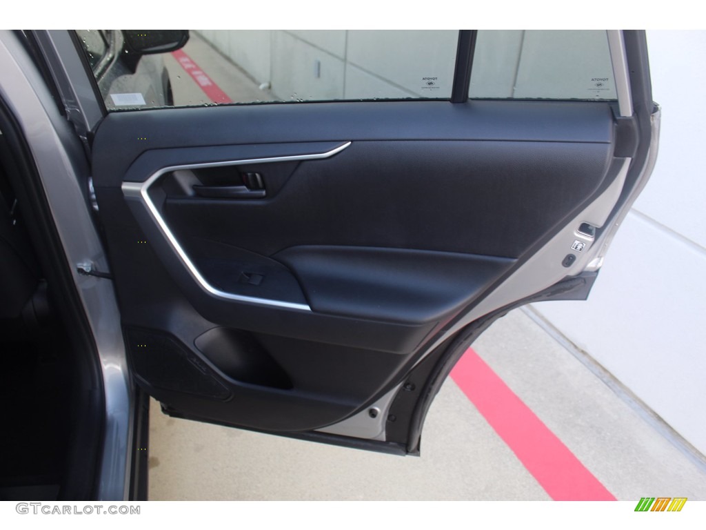 2019 RAV4 LE - Silver Sky Metallic / Black photo #23