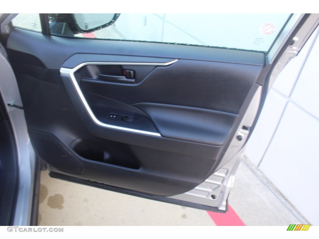 2019 RAV4 LE - Silver Sky Metallic / Black photo #25