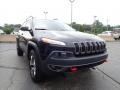 Brilliant Black Crystal Pearl - Cherokee Trailhawk 4x4 Photo No. 12