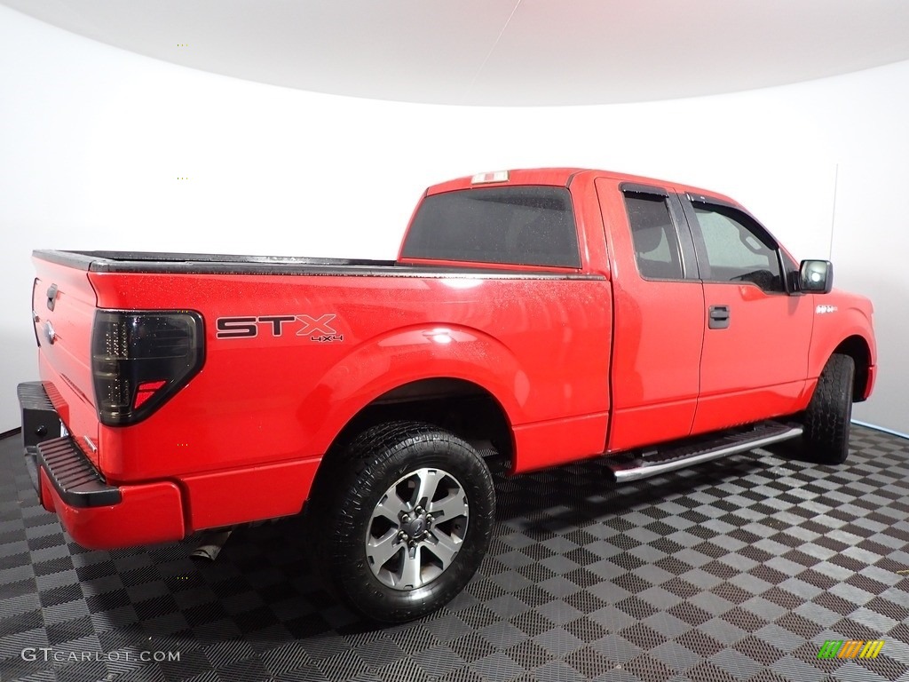 2013 F150 STX SuperCab 4x4 - Race Red / Steel Gray photo #11