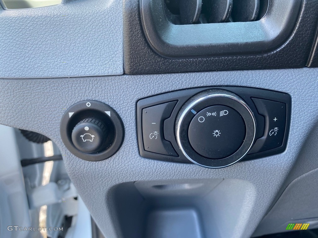 2019 Transit Van 250 LR Regular - Oxford White / Pewter photo #24