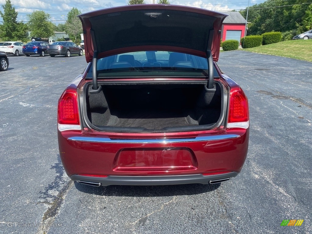 2019 300 Limited AWD - Velvet Red Pearl / Black photo #9