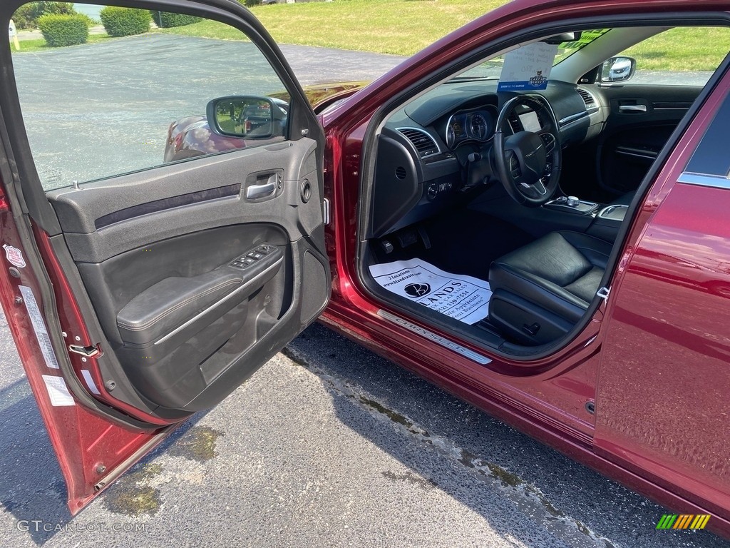 2019 300 Limited AWD - Velvet Red Pearl / Black photo #11