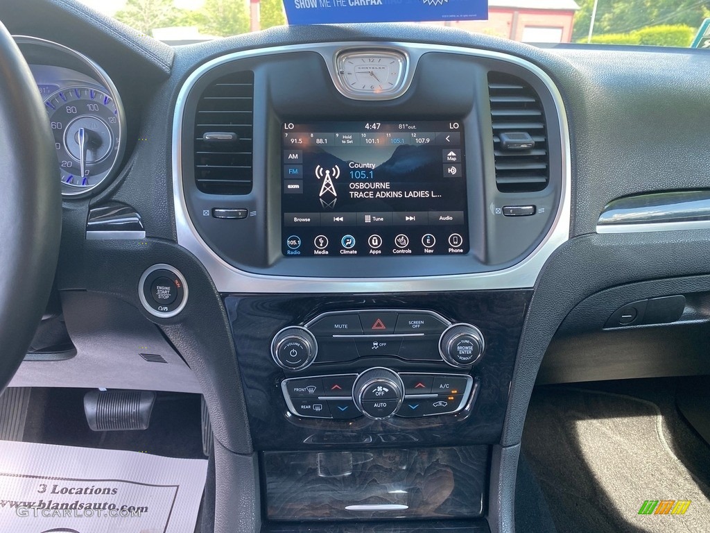 2019 300 Limited AWD - Velvet Red Pearl / Black photo #22