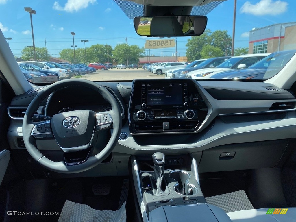 2020 Highlander XLE AWD - Moon Dust / Graphite photo #4