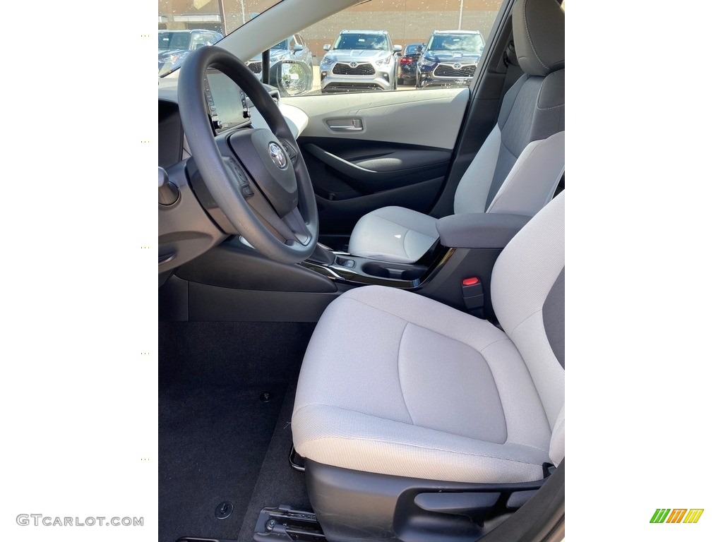Light Gray Interior 2020 Toyota Corolla LE Photo #138989528