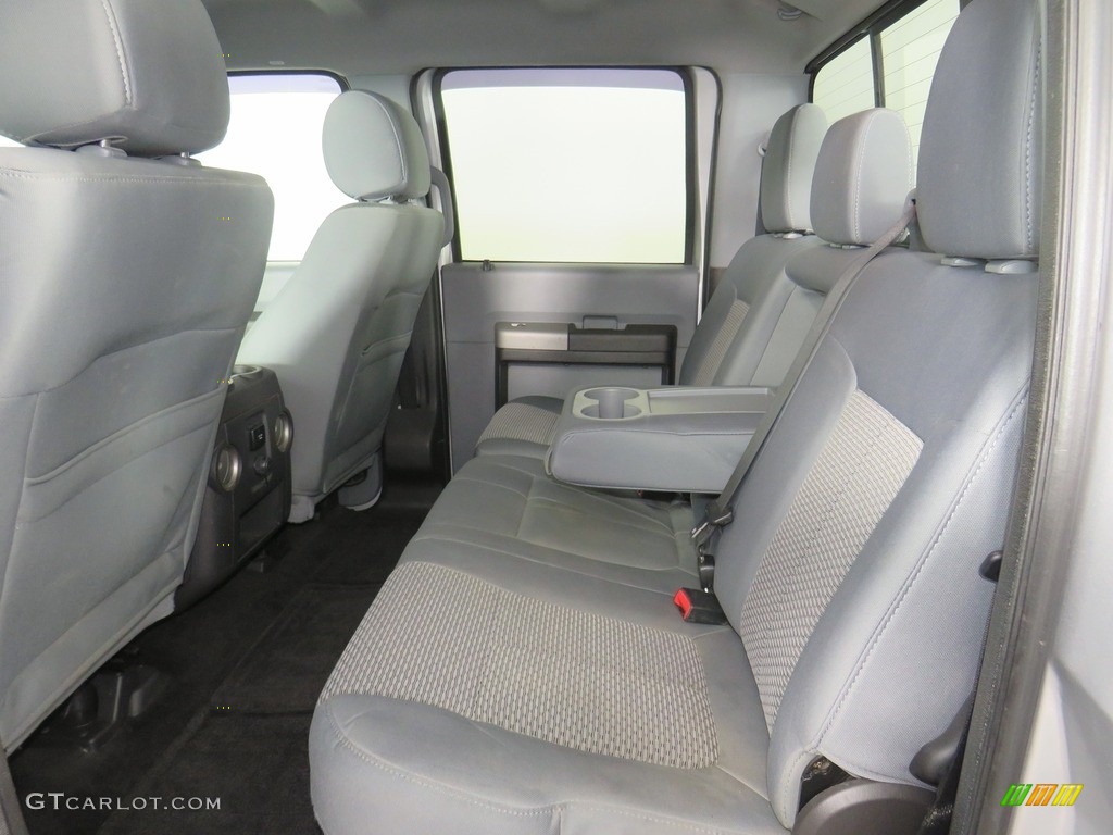 2016 Ford F450 Super Duty XLT Crew Cab 4x4 Rear Seat Photos