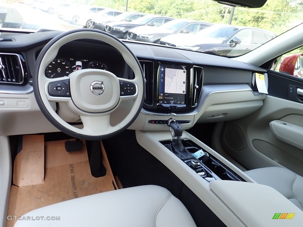 2020 Volvo XC60 T5 AWD Momentum Interior Color Photos