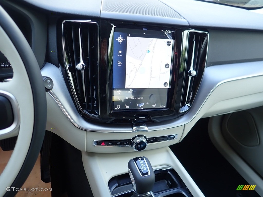 2020 Volvo XC60 T5 AWD Momentum Controls Photo #138992114