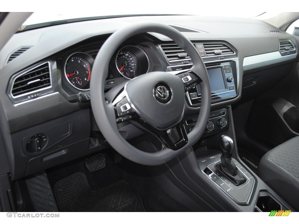 2018 Volkswagen Tiguan S Titan Black Dashboard Photo #138995759