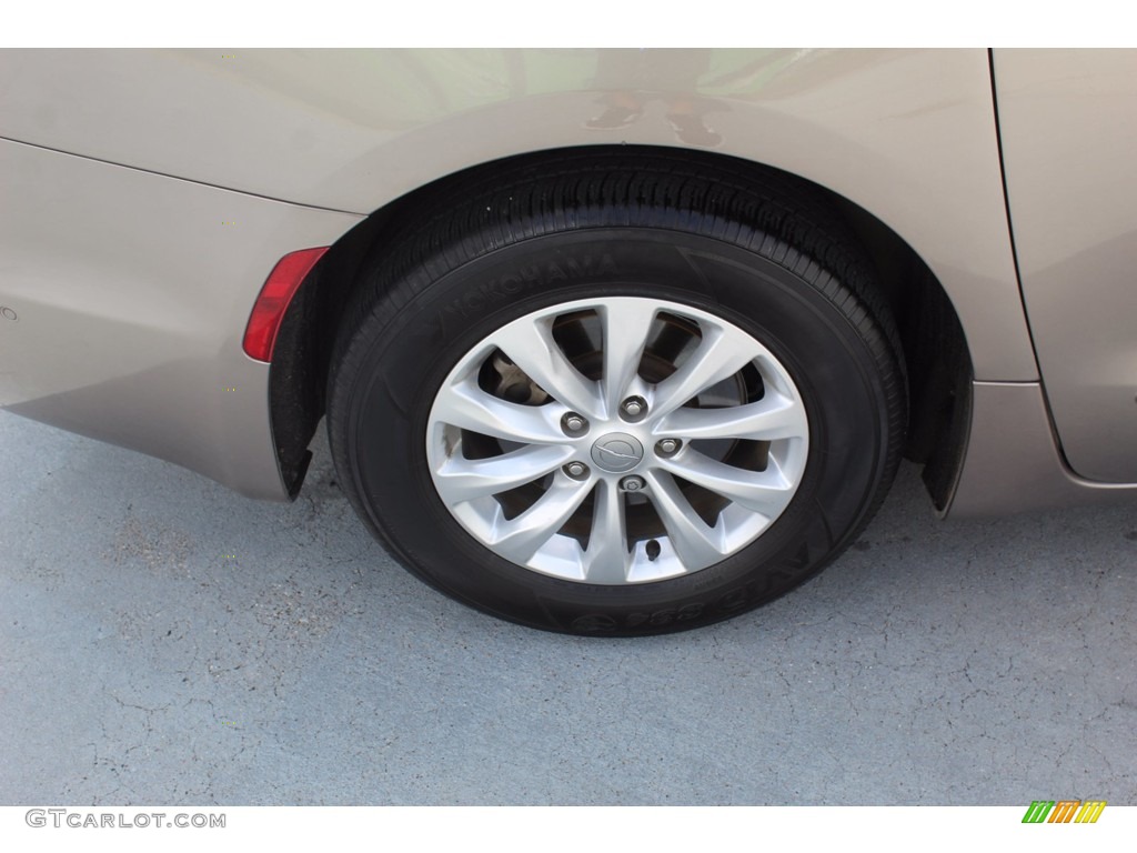 2018 Pacifica Touring L - Molten Silver / Black/Alloy photo #11