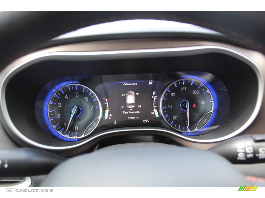 2018 Pacifica Touring L - Molten Silver / Black/Alloy photo #18