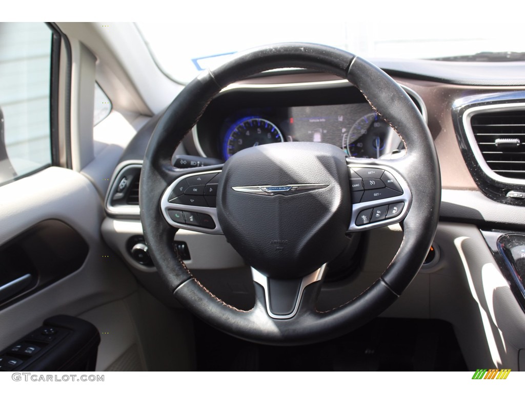 2018 Pacifica Touring L - Molten Silver / Black/Alloy photo #26