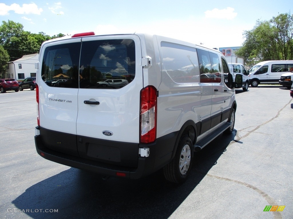 2019 Transit Van 250 LR Regular - Oxford White / Charcoal black photo #4