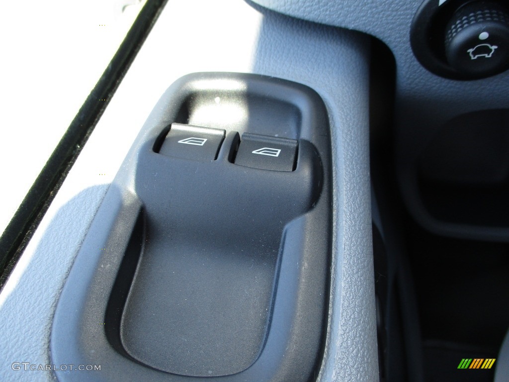 2019 Transit Van 250 LR Regular - Oxford White / Charcoal black photo #8