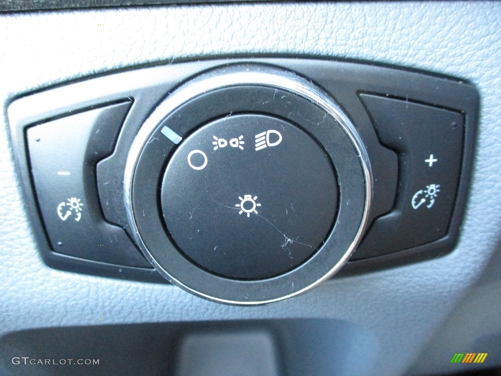 2019 Transit Van 250 LR Regular - Oxford White / Charcoal black photo #11