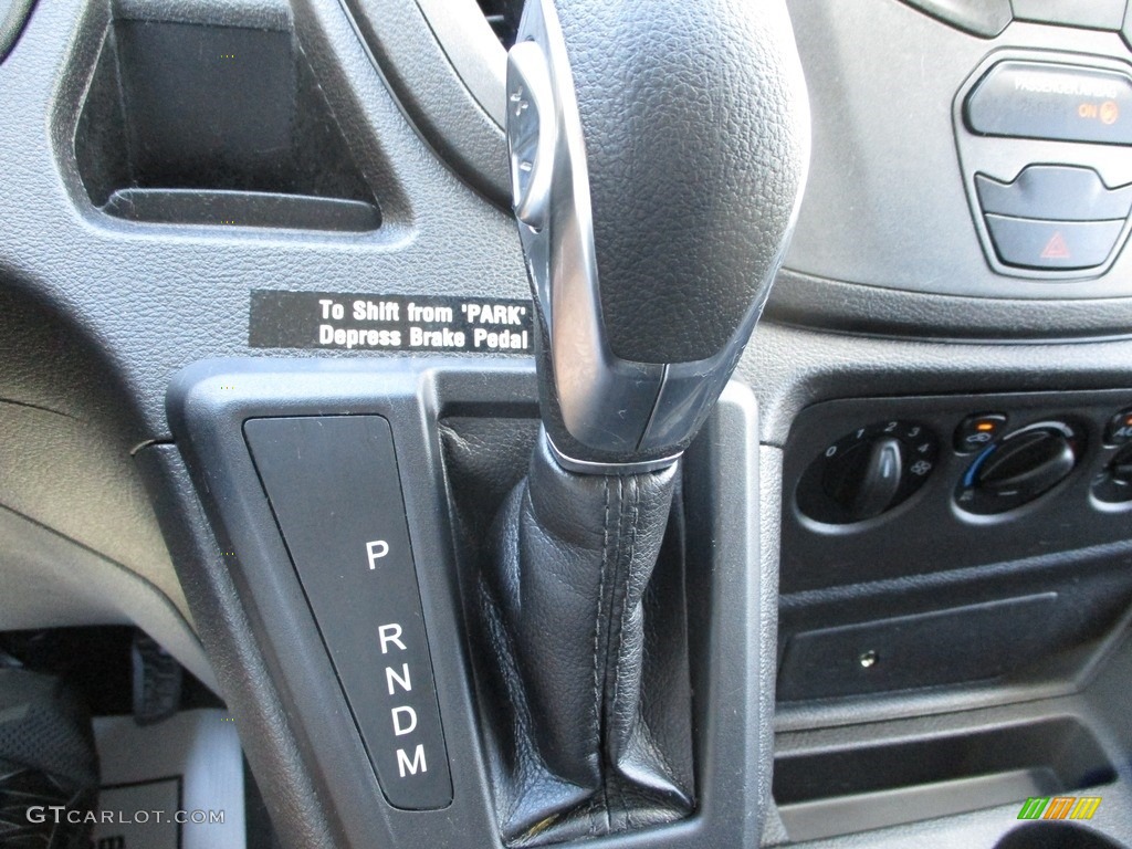 2019 Transit Van 250 LR Regular - Oxford White / Charcoal black photo #17
