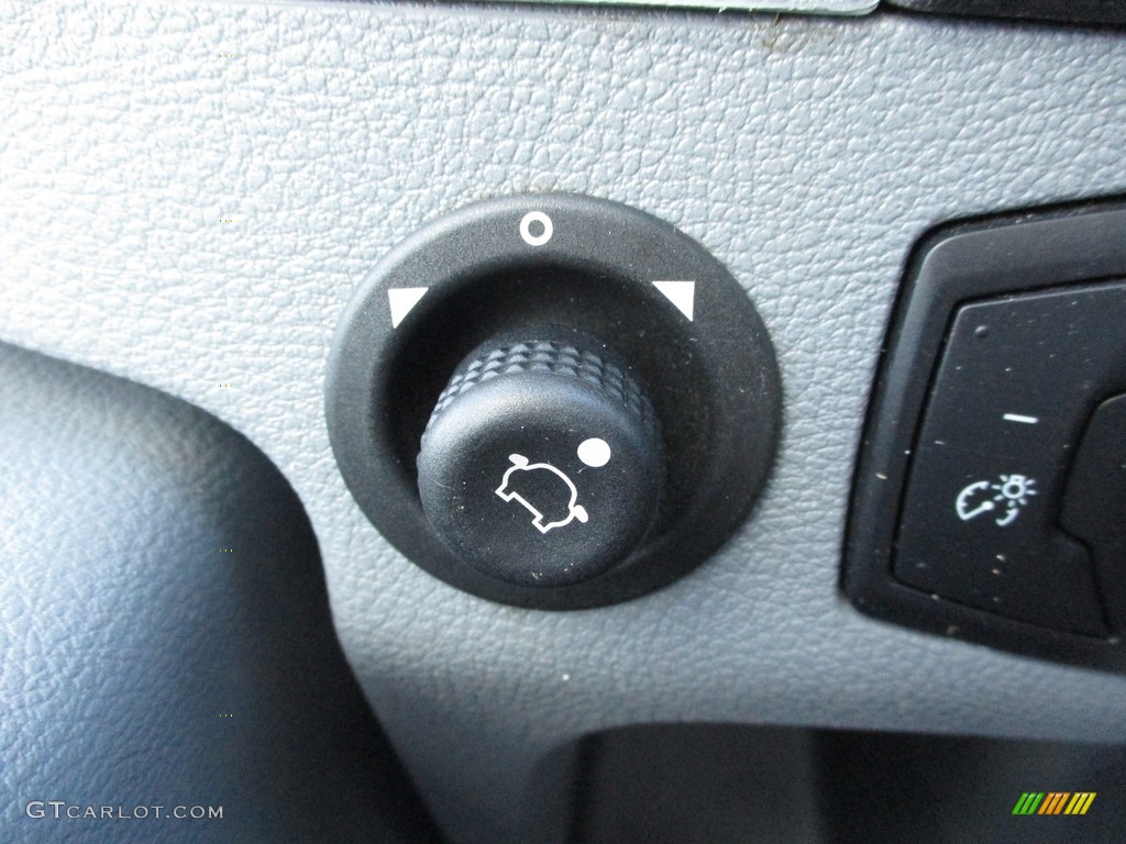 2019 Transit Van 250 LR Regular - Oxford White / Charcoal black photo #10
