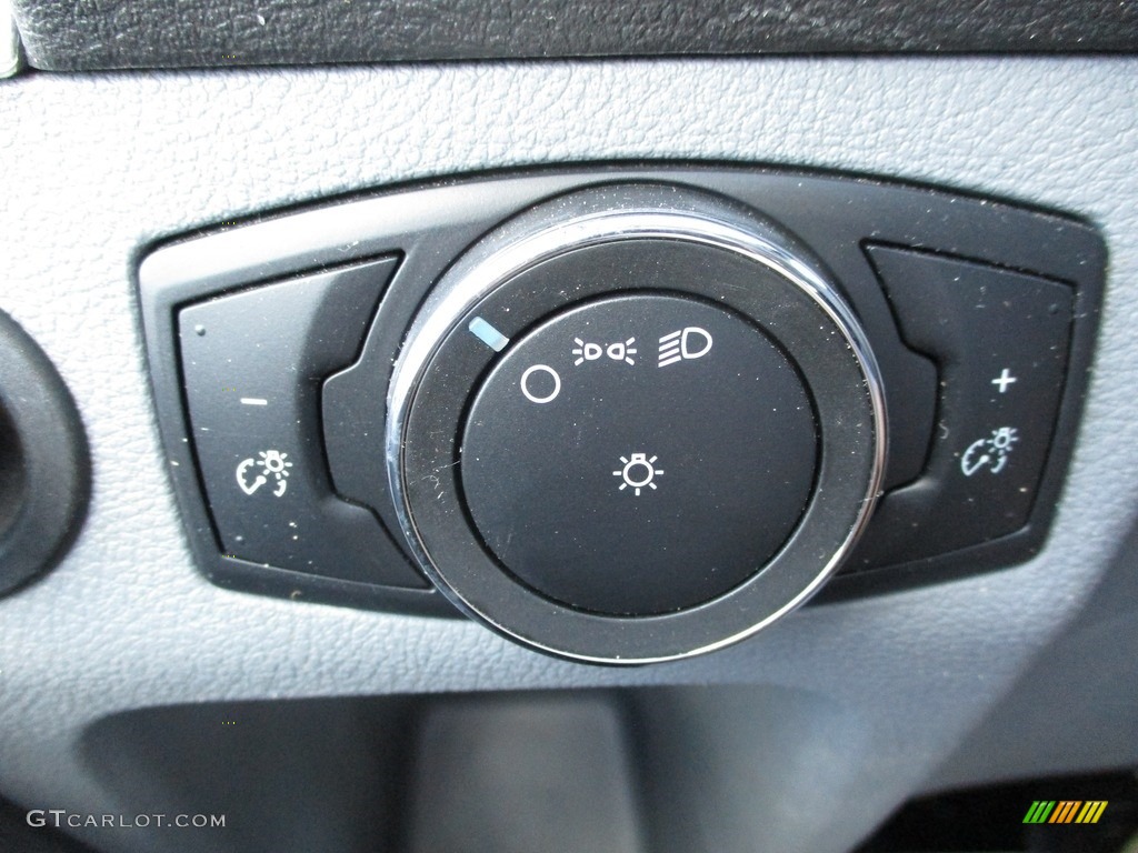 2019 Transit Van 250 LR Regular - Oxford White / Charcoal black photo #11