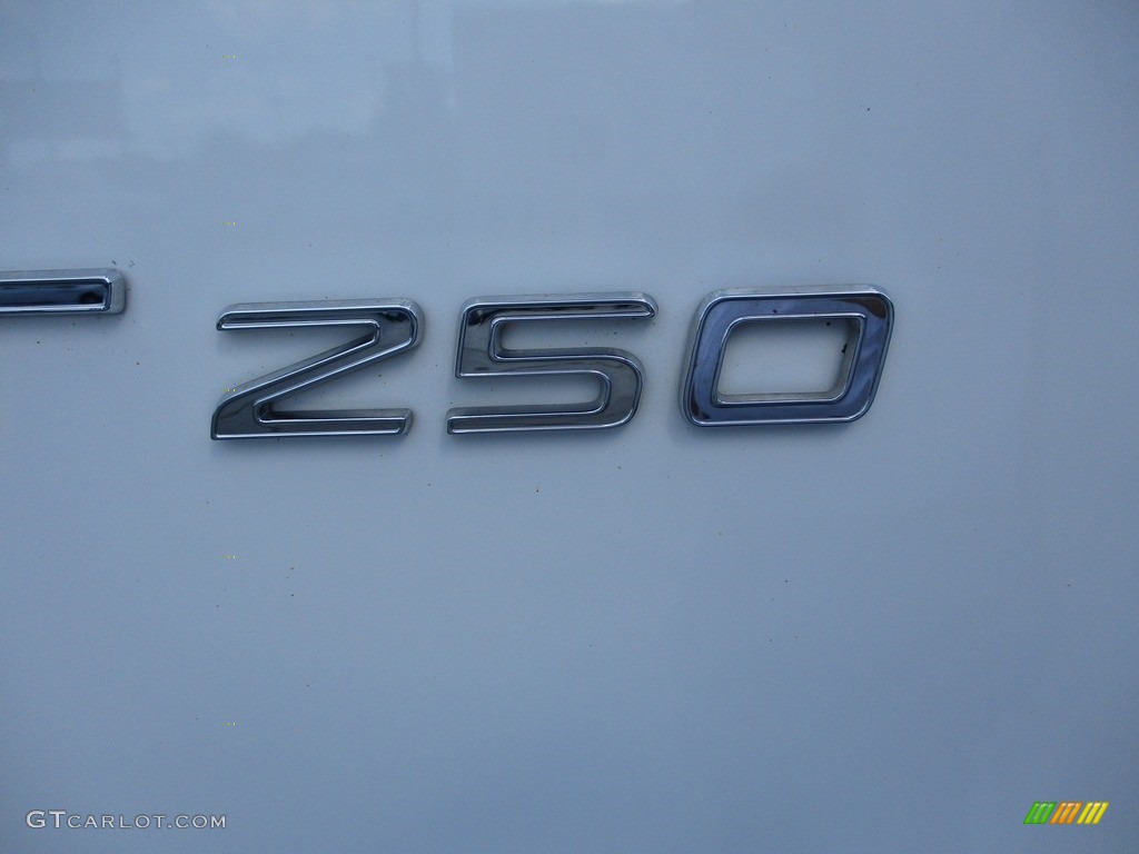 2019 Transit Van 250 LR Regular - Oxford White / Charcoal black photo #25