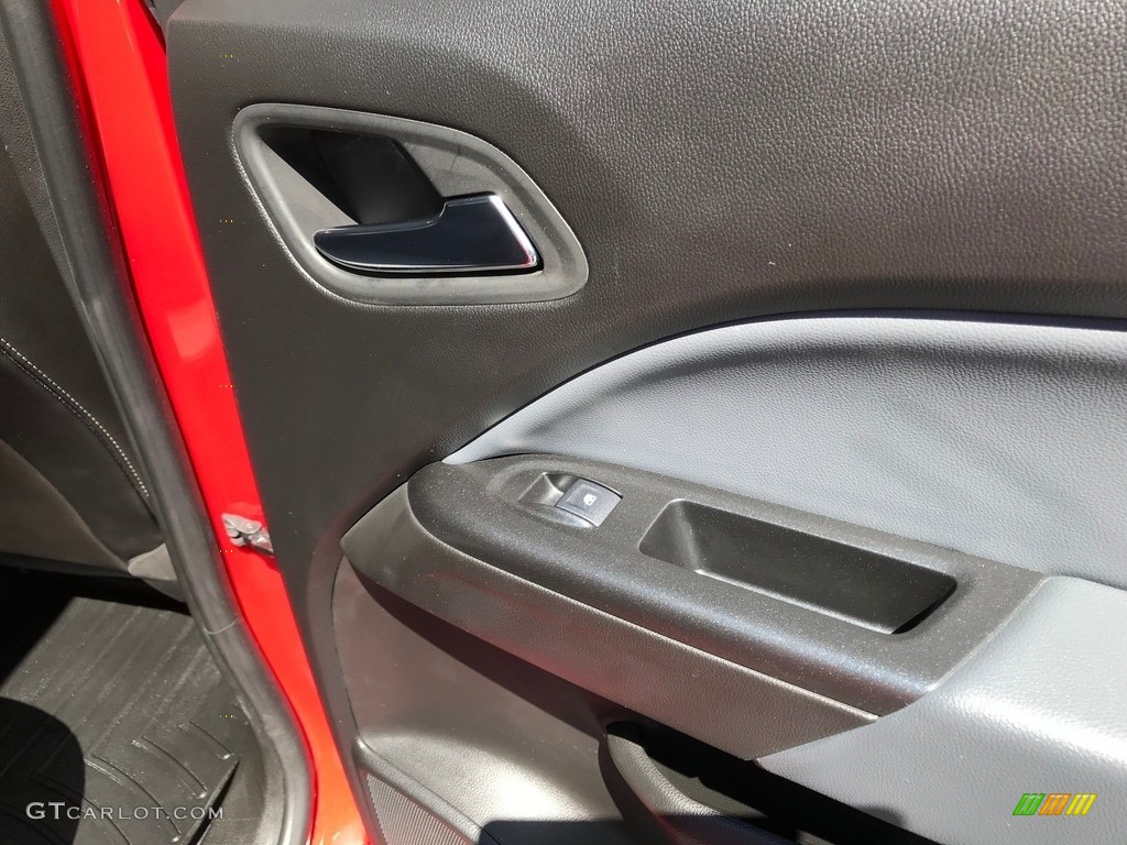 2019 Colorado Z71 Crew Cab 4x4 - Red Hot / Jet Black photo #39