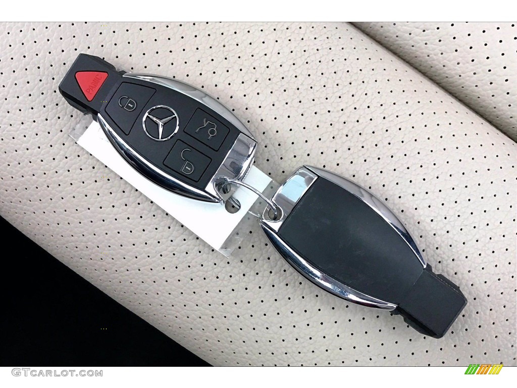 2017 Mercedes-Benz C 300 Sedan Keys Photos
