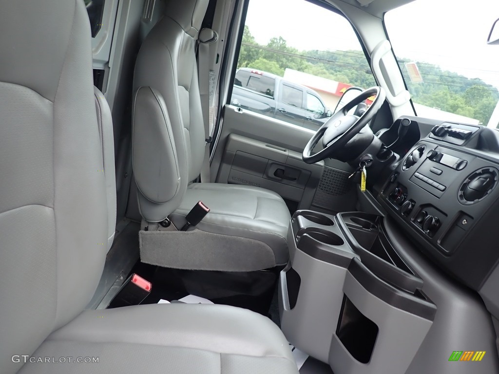 2017 Ford E Series Cutaway E350 Cutaway Commercial Front Seat Photo #139002902