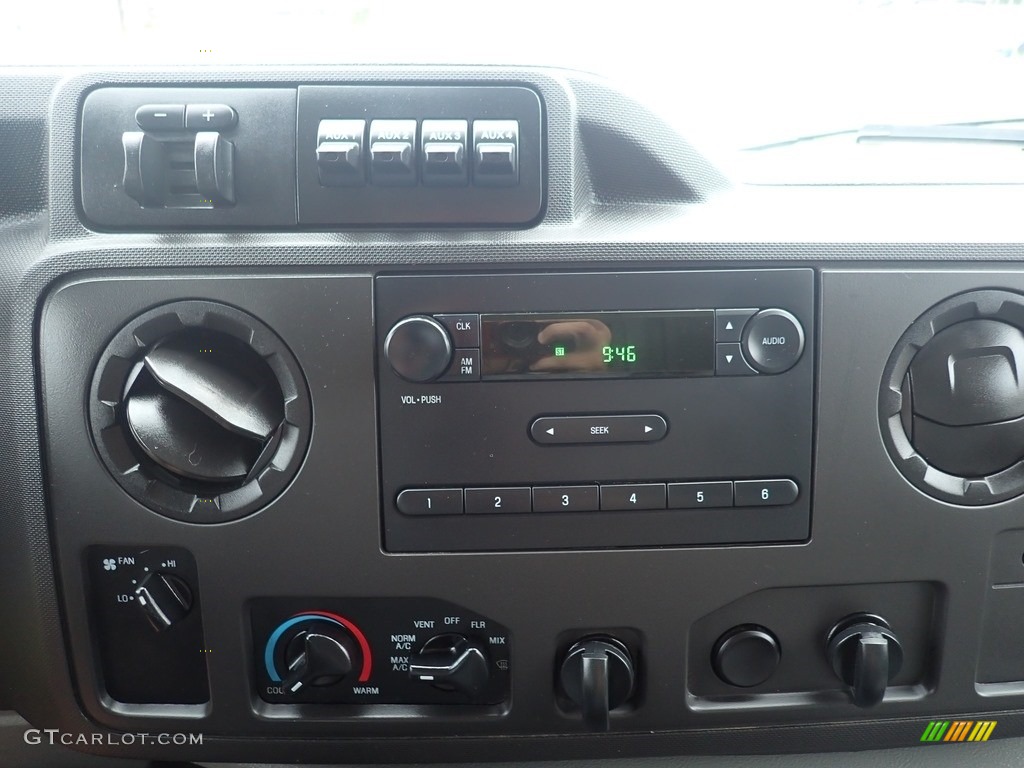 2017 Ford E Series Cutaway E350 Cutaway Commercial Controls Photos