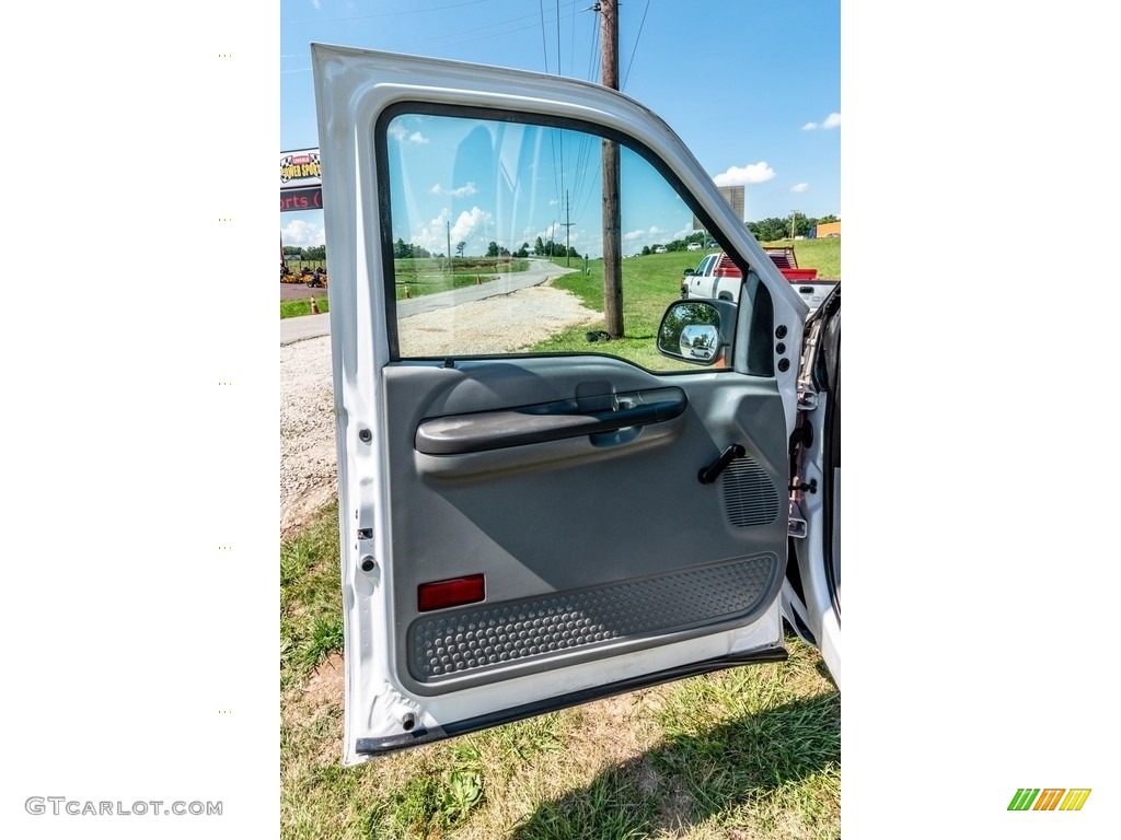 2003 Ford F250 Super Duty XL Regular Cab Medium Flint Grey Door Panel Photo #139005482