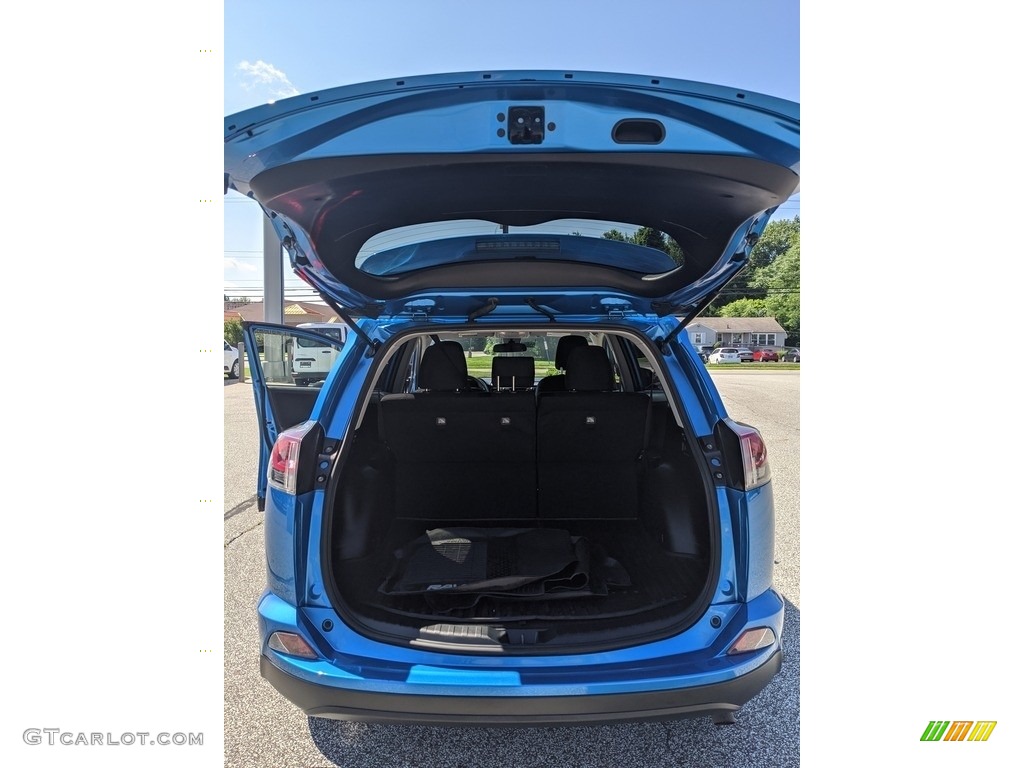 2018 RAV4 LE - Electric Storm Blue / Black photo #3