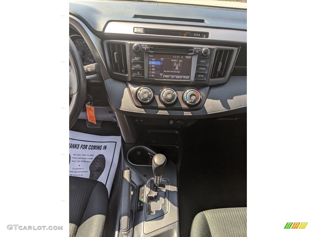 2018 RAV4 LE - Electric Storm Blue / Black photo #8