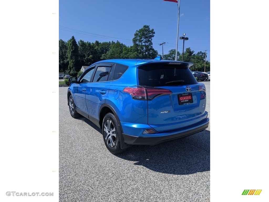 2018 RAV4 LE - Electric Storm Blue / Black photo #11