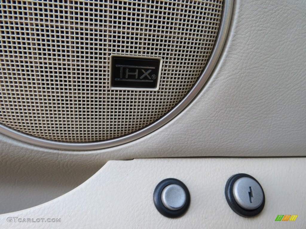 2006 Town Car Designer Series - Cashmere Tri-Coat / Light Camel photo #3