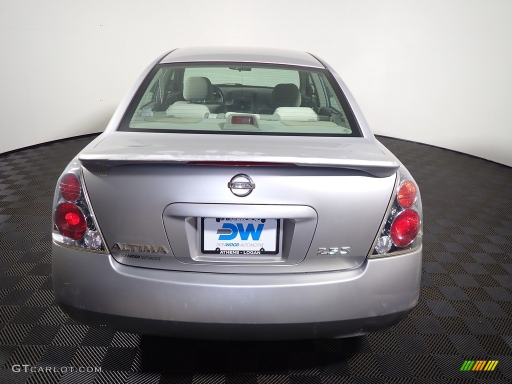 2005 Altima 2.5 S - Code Red / Charcoal photo #11