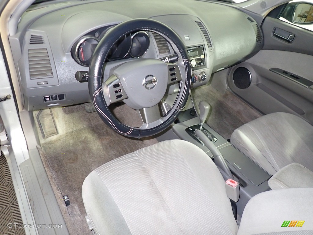 2005 Altima 2.5 S - Code Red / Charcoal photo #18