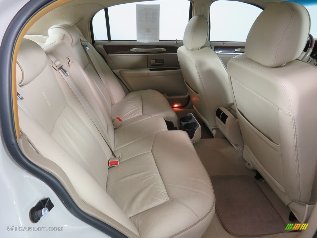 2006 Town Car Designer Series - Cashmere Tri-Coat / Light Camel photo #38